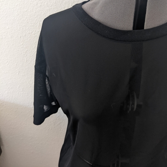 Sheer Short Sleeve Top - Picture 3 of 3